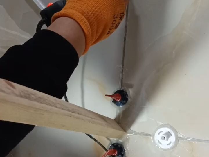 地面大面积空鼓怎么处理好(地面小面积空鼓不处理以后会不会变大)